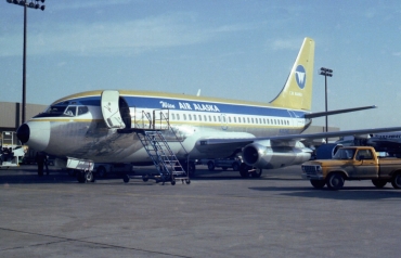 N493WC, (cn 21822/605), Boeing 737-210C/Adv