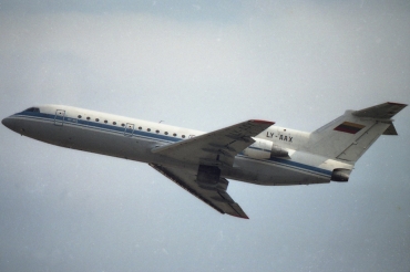LY-AAX (4520424811431) Yakovlev Yak-42D