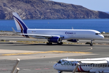 EC-NHF (24613) 1991 Boeing 757-223 PCF WL