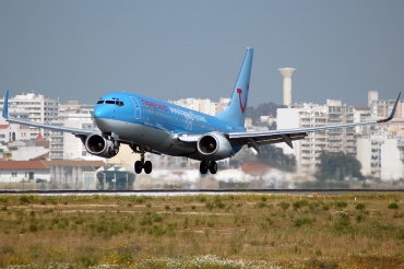 D-AHFX (30416) 2001 Boeing 737-8K5(WL)