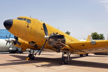 IJ302 Douglas C-47D Skytrain