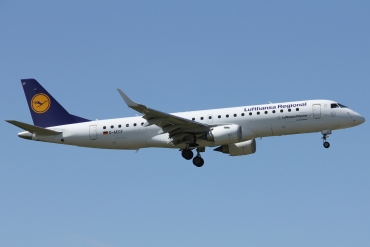 D-AECF · Embraer ERJ-190LR · (SVG / ENZV)