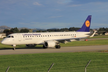 D-AECB · Embraer 190-100LR · (SVG / ENZV)