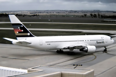 VH-RMF (cn 22694) Boeing 767-277