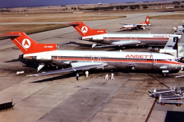 VH-RMM (cn 21647) Boeing 727-277