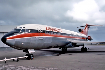 VH-RMZ (cn 20979) Boeing 727-277