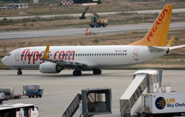 TC-AMP (40723) 2011 Boeing 737-82R WL