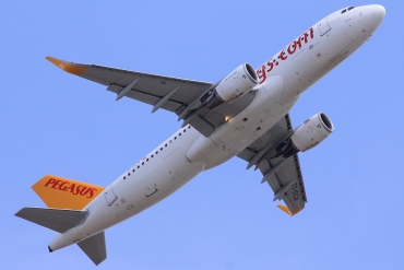 TC-DCA · Airbus A320-214(WL) · (FCO / LIRF)