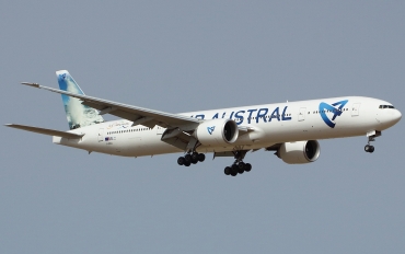F-OREU (cn 912) Boeing 777-39MER
