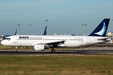 CS-TKL (2425) 2005 Airbus A320-214