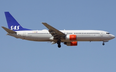 LN-RRT (28326) 2001 Boeing 737-883