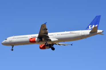 OY-KBF (1807) 2002 Airbus A321-232