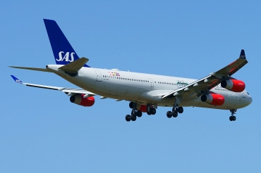 LN-RKG (424) 2001 Airbus A340-313