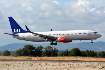 LN-RGE (cn 38037) Boeing 737-86N
