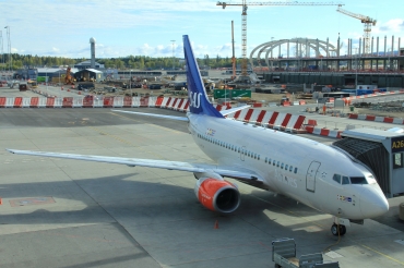 LN-RCW (28308) 1999 Boeing 737-683