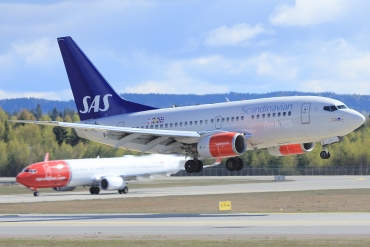 LN-RPT (28299) 1999 Boeing 737-683