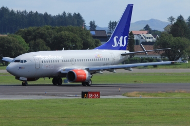 LN-RPT (28299) 1999 Boeing 737-683