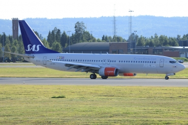 LN-RPL (30469) 2000 Boeing 737-883