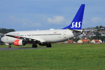 LN-RCZ (30197) 2001 Boeing 737-883