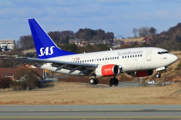 LN-RRZ (28295) 1998 Boeing 737-683