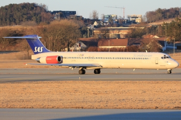 LN-RML (53002) 1991 McDonnell Douglas MD-82