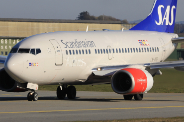 LN-RPE (28306) 1999 Boeing 737-683