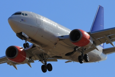 LN-RRZ (28295) 1998 Boeing 737-683