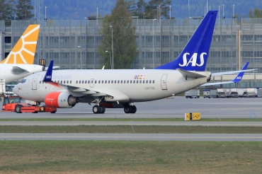 LN-TUK (26096) 2001 Boeing 737-705(WL)