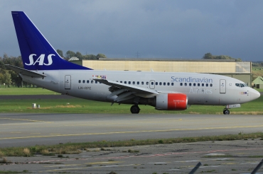 LN-RPE (28306) 1999 Boeing 737-683