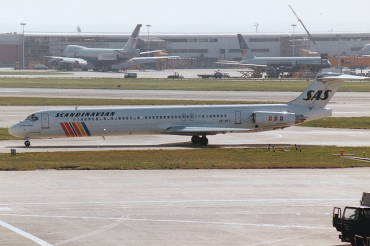 SE-DFY (49438) 1987 McDonnell Douglas MD-82