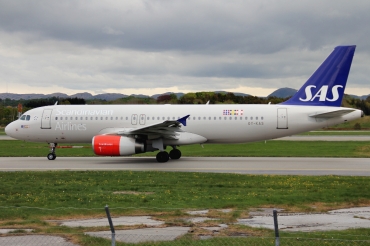 OY-KAS (3335) 2007 Airbus A320-232