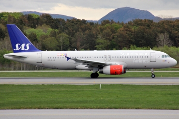 OY-KAS (3335) 2007 Airbus A320-232