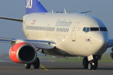 LN-RPT (28299) 1999 Boeing 737-683