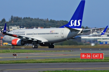 LN-TUK (26096) 2001 Boeing 737-705(WL)