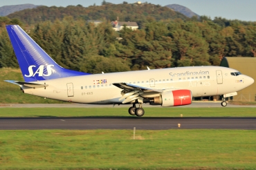 OY-KKS (28322) 2000 Boeing 737-683