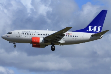 LN-RPT (28299) 1999 Boeing 737-683