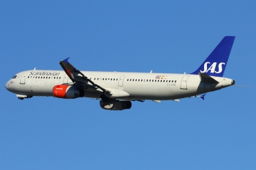 OY-KBB (1642) 2001 Airbus A321-232