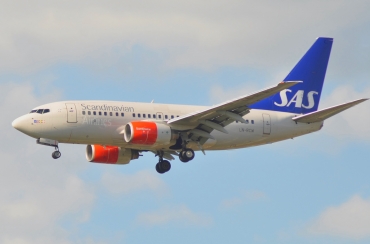 LN-RCW (28308) 1999 Boeing 737-683