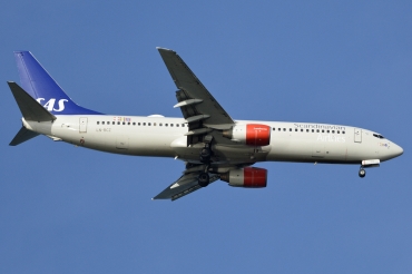 LN-RCZ (30197) 2001 Boeing 737-883