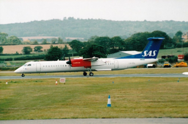LN-RDL (4011) 1999 Bombardier Dash 8-Q402