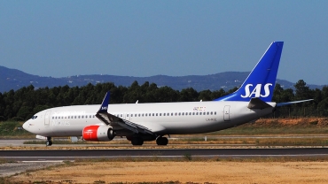 LN-RGE · Boeing 737-86N(WL) · (FAO / LPFR)