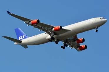 LN-RKG (424) 2001 Airbus A340-313