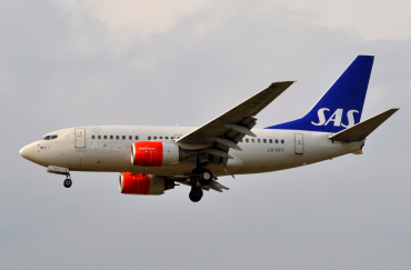LN-RPY (28292) 1998 Boeing 737-683