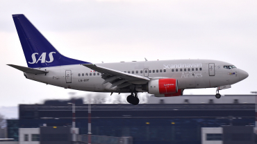 LN-RPF (28307) 1999 Boeing 737-683