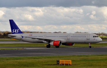OY-KBE (1798) 2002 Airbus A321-232