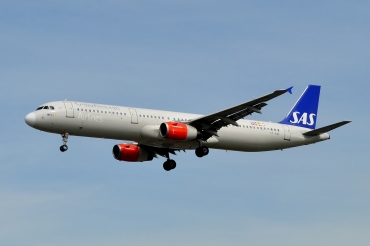 OY-KBF (1807) 2002 Airbus A321-232