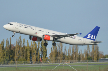 OY-KBK (1587) 2001 Airbus A321-232