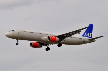 OY-KBK · Airbus A321-232 · (LHR / EGLL)