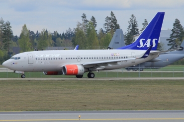LN-TUK (26096) 2001 Boeing 737-705(WL)