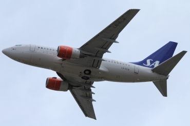 LN-RCW (28308) 1999 Boeing 737-683
